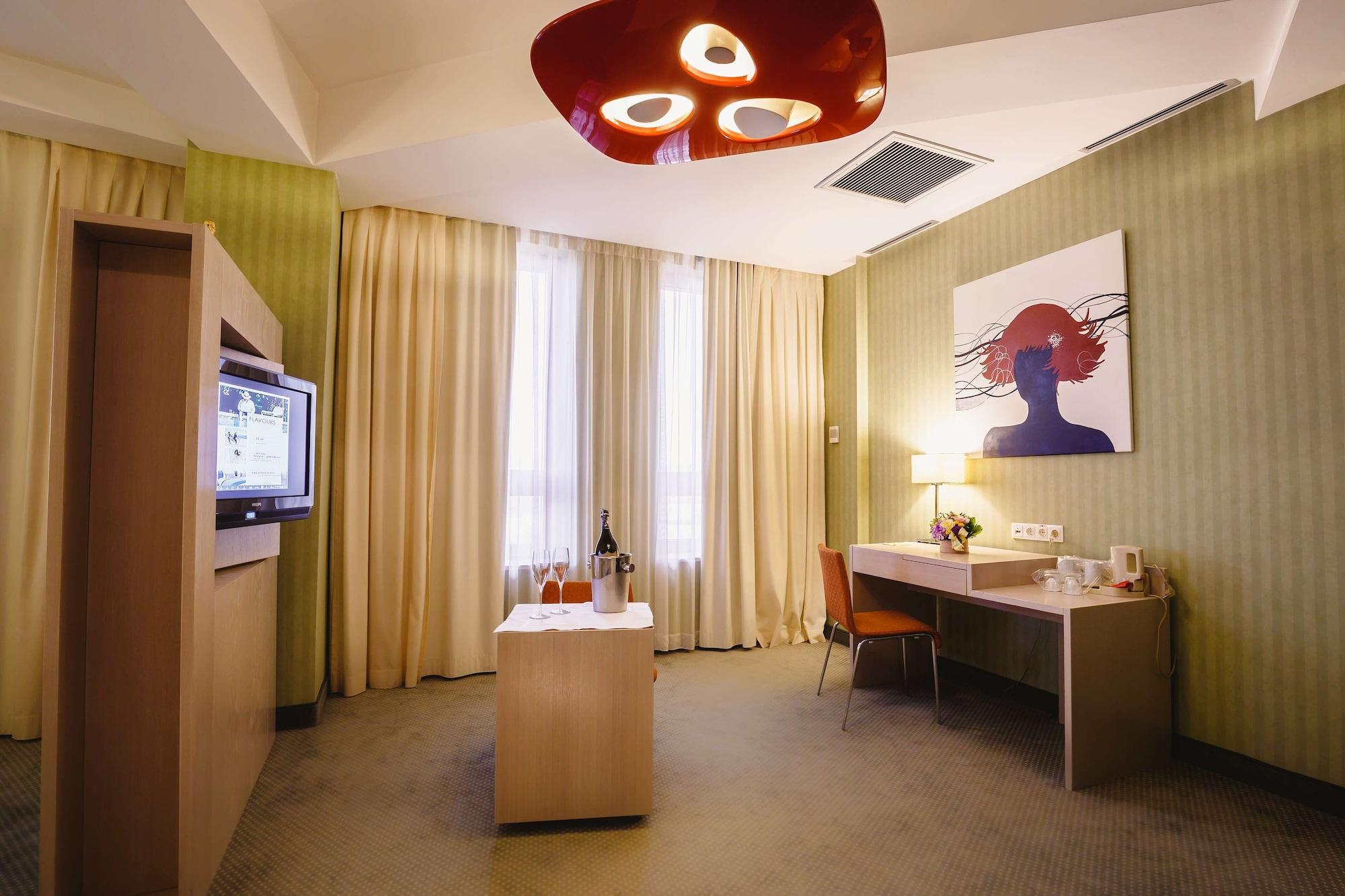 Hotel Golden Tulip Ana Tower Sibiu Bagian luar foto