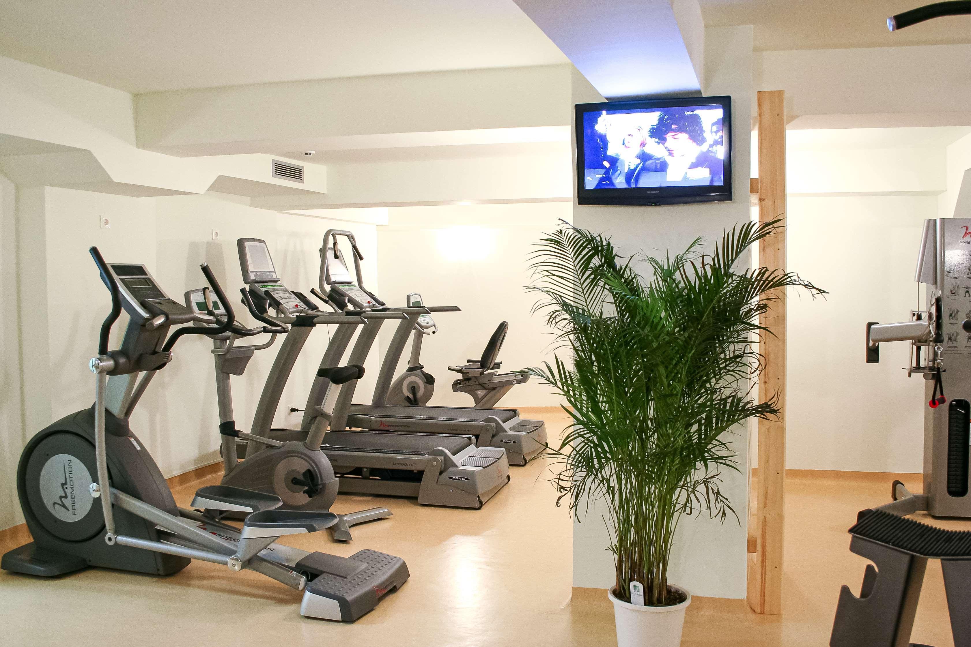 Hotel Golden Tulip Ana Tower Sibiu Bagian luar foto