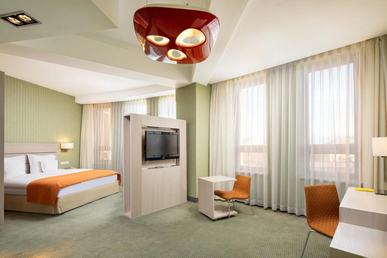 Hotel Golden Tulip Ana Tower Sibiu Bagian luar foto