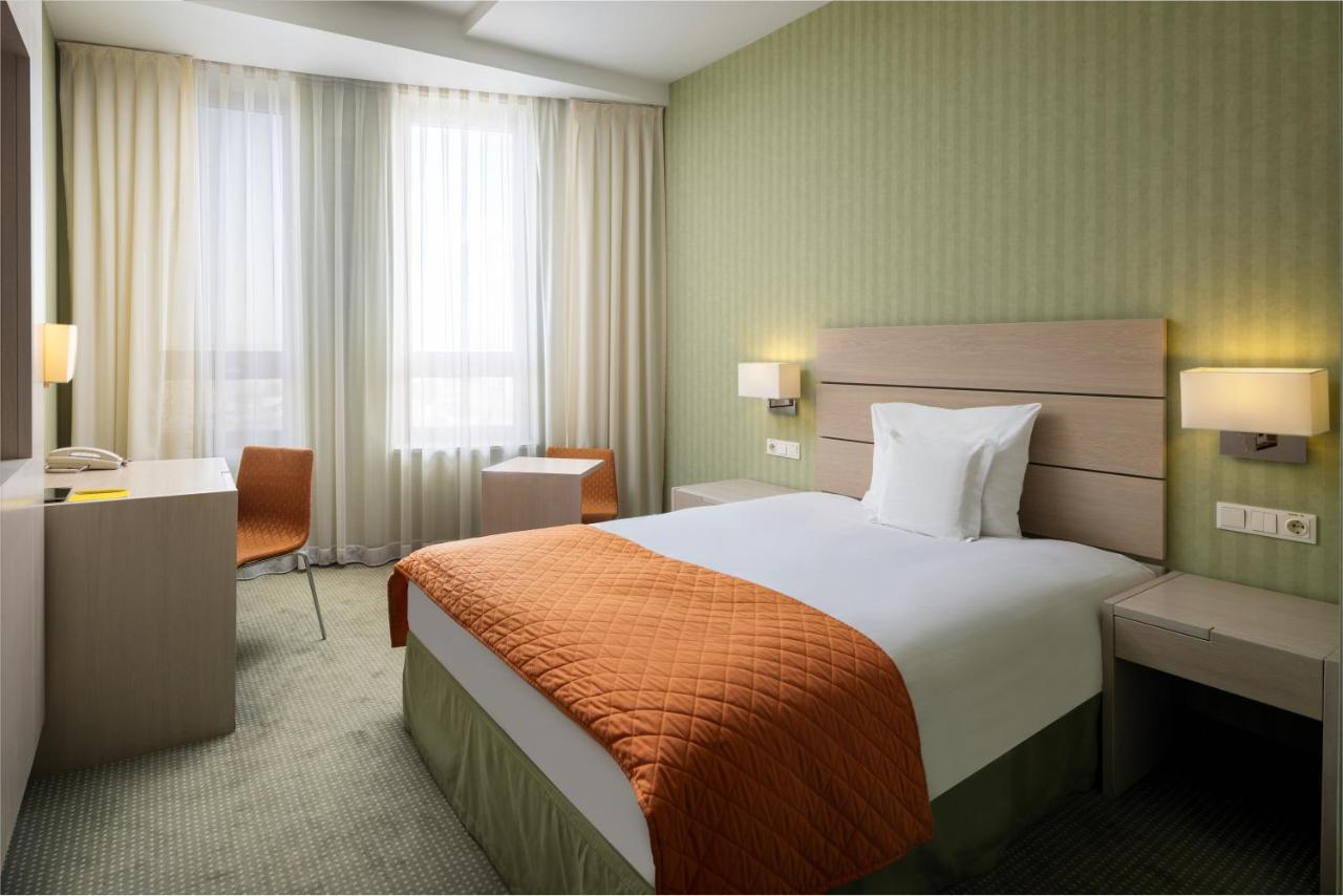 Hotel Golden Tulip Ana Tower Sibiu Bagian luar foto