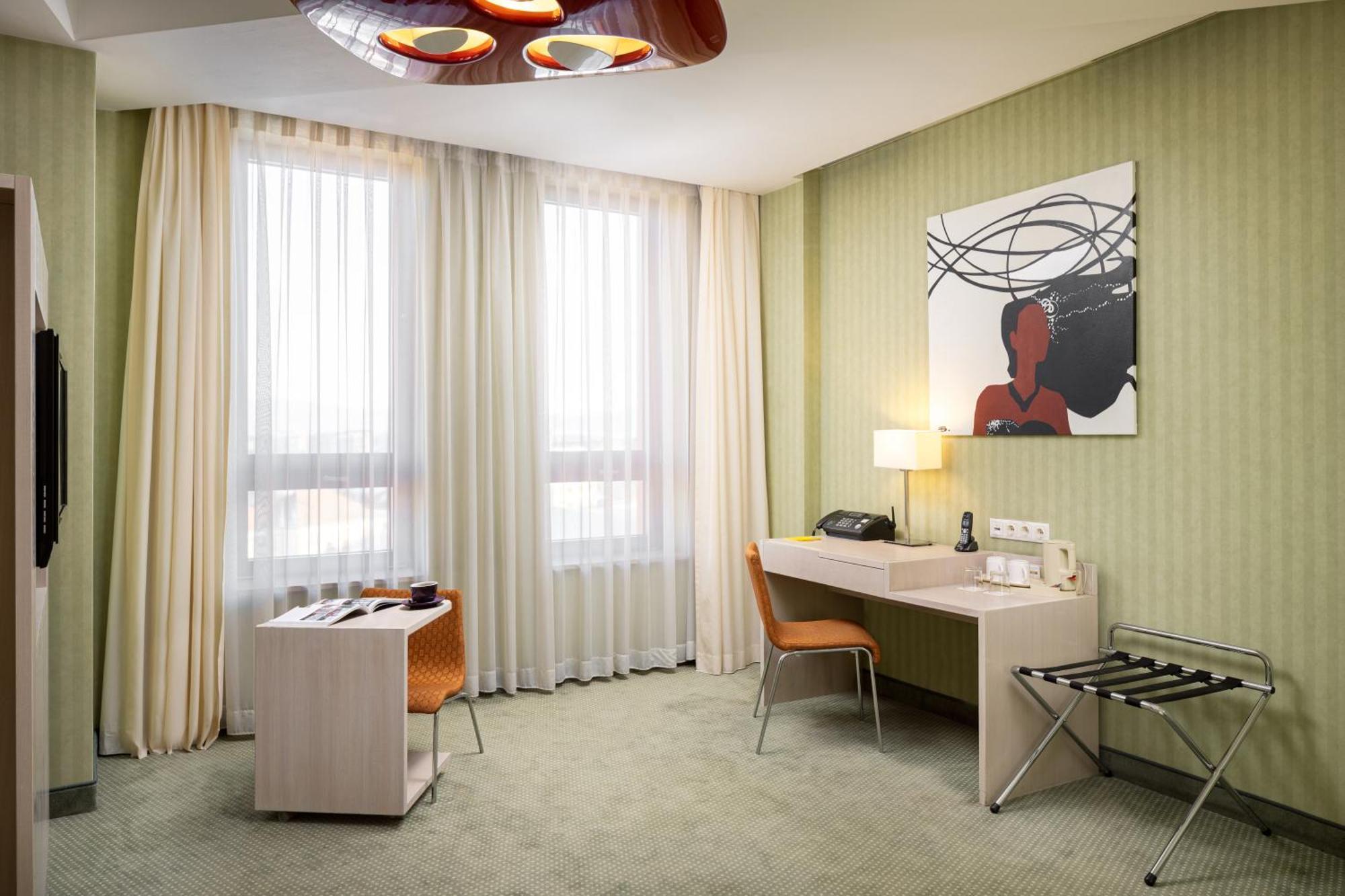 Hotel Golden Tulip Ana Tower Sibiu Bagian luar foto