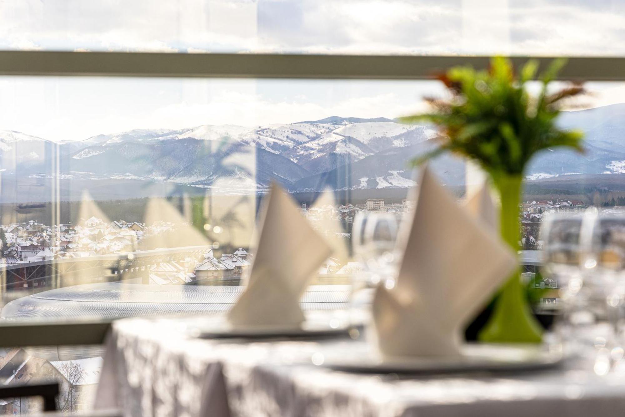 Hotel Golden Tulip Ana Tower Sibiu Bagian luar foto