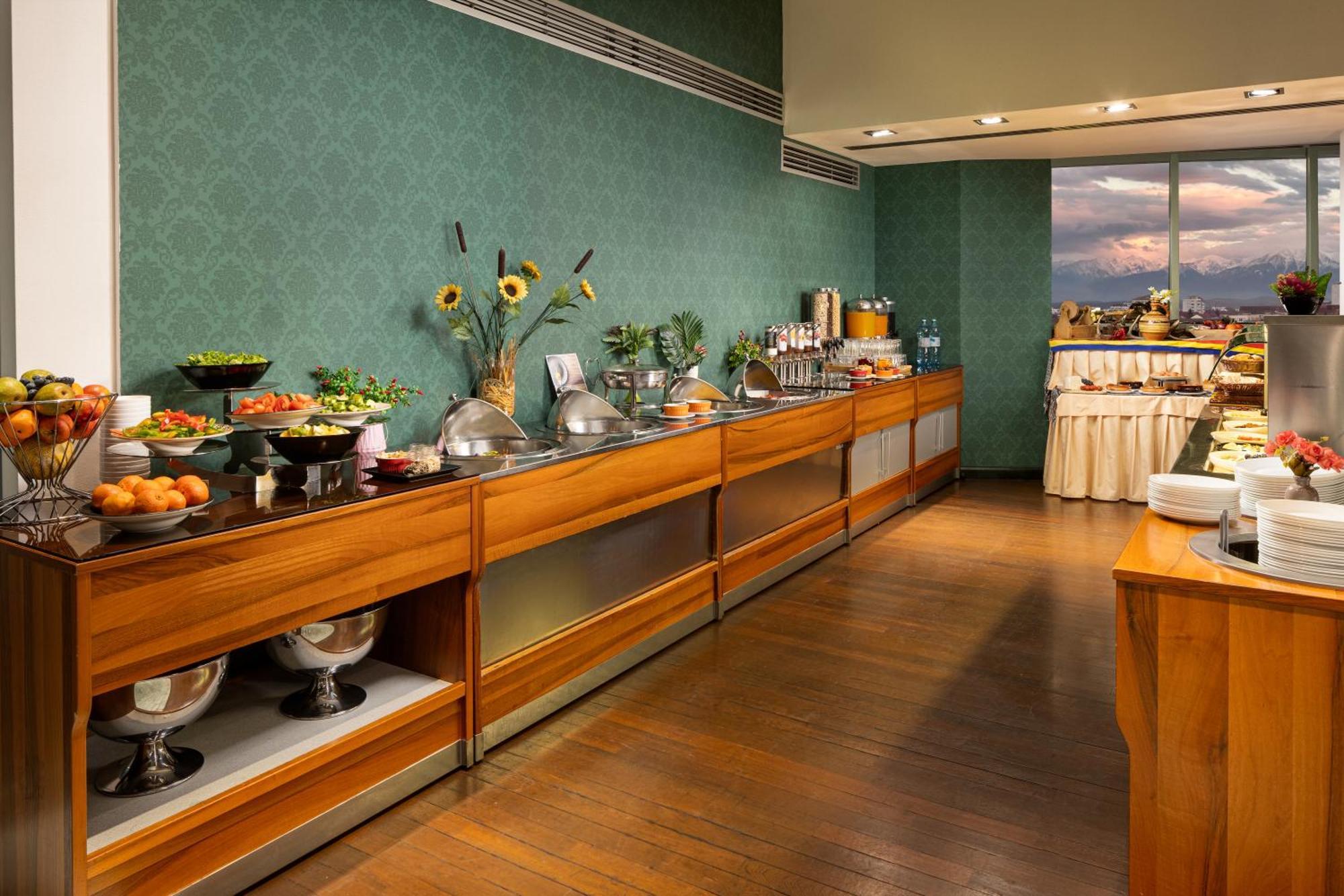 Hotel Golden Tulip Ana Tower Sibiu Bagian luar foto