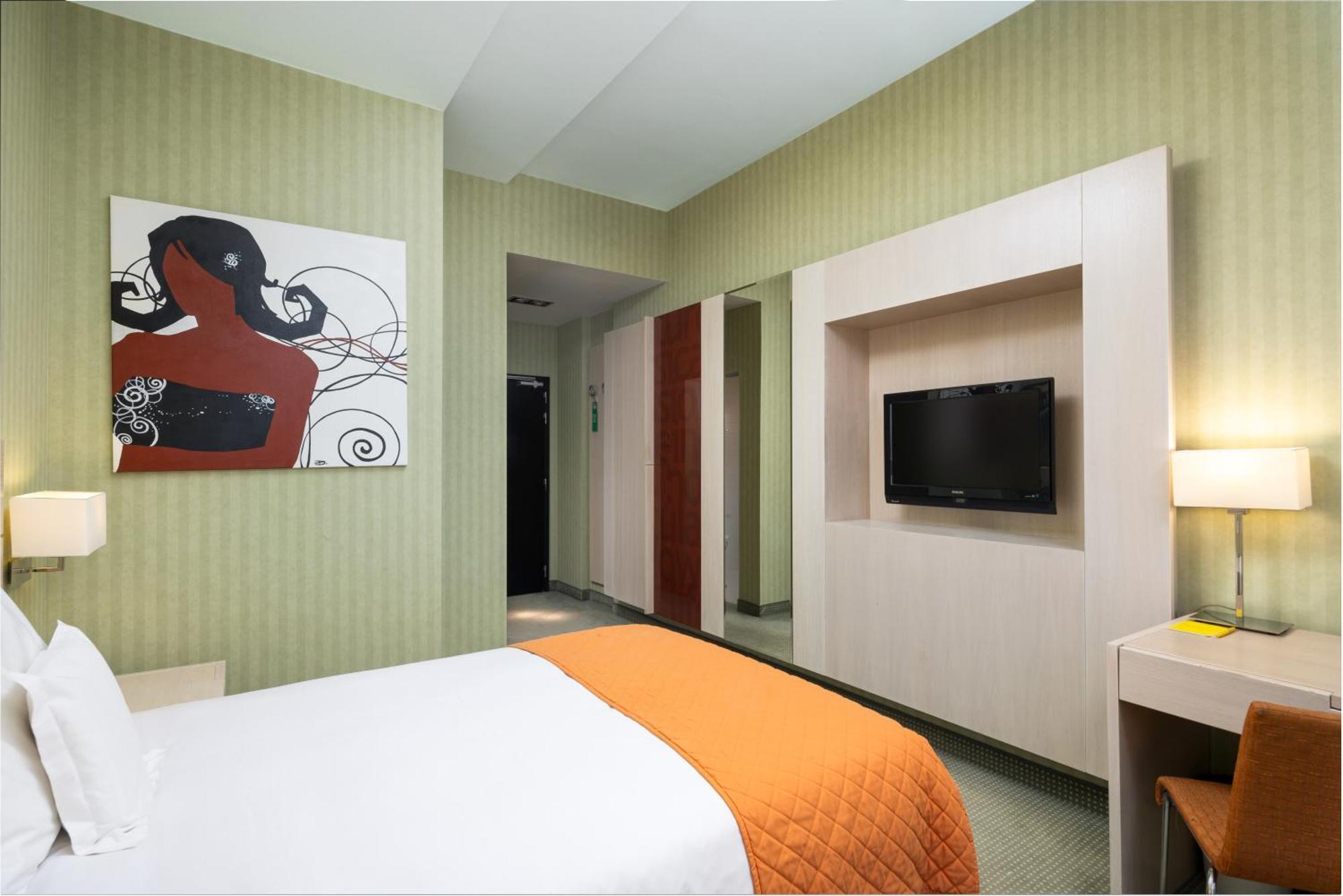 Hotel Golden Tulip Ana Tower Sibiu Bagian luar foto